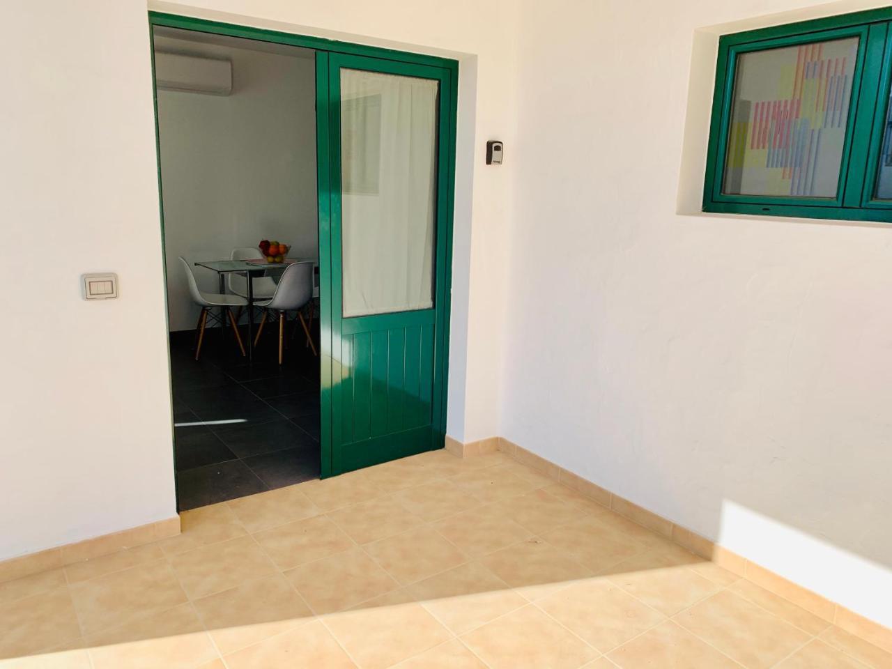 Apartamentos Zalabar Тіас Екстер'єр фото