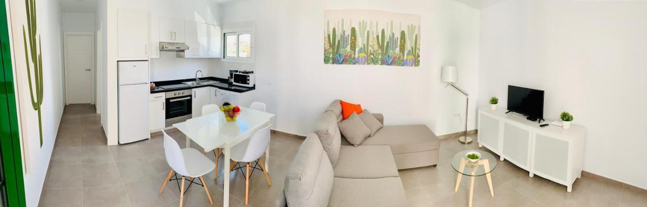 Apartamentos Zalabar Тіас Екстер'єр фото